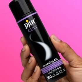 pjur CULT Dressing Aid 3.3 fl oz